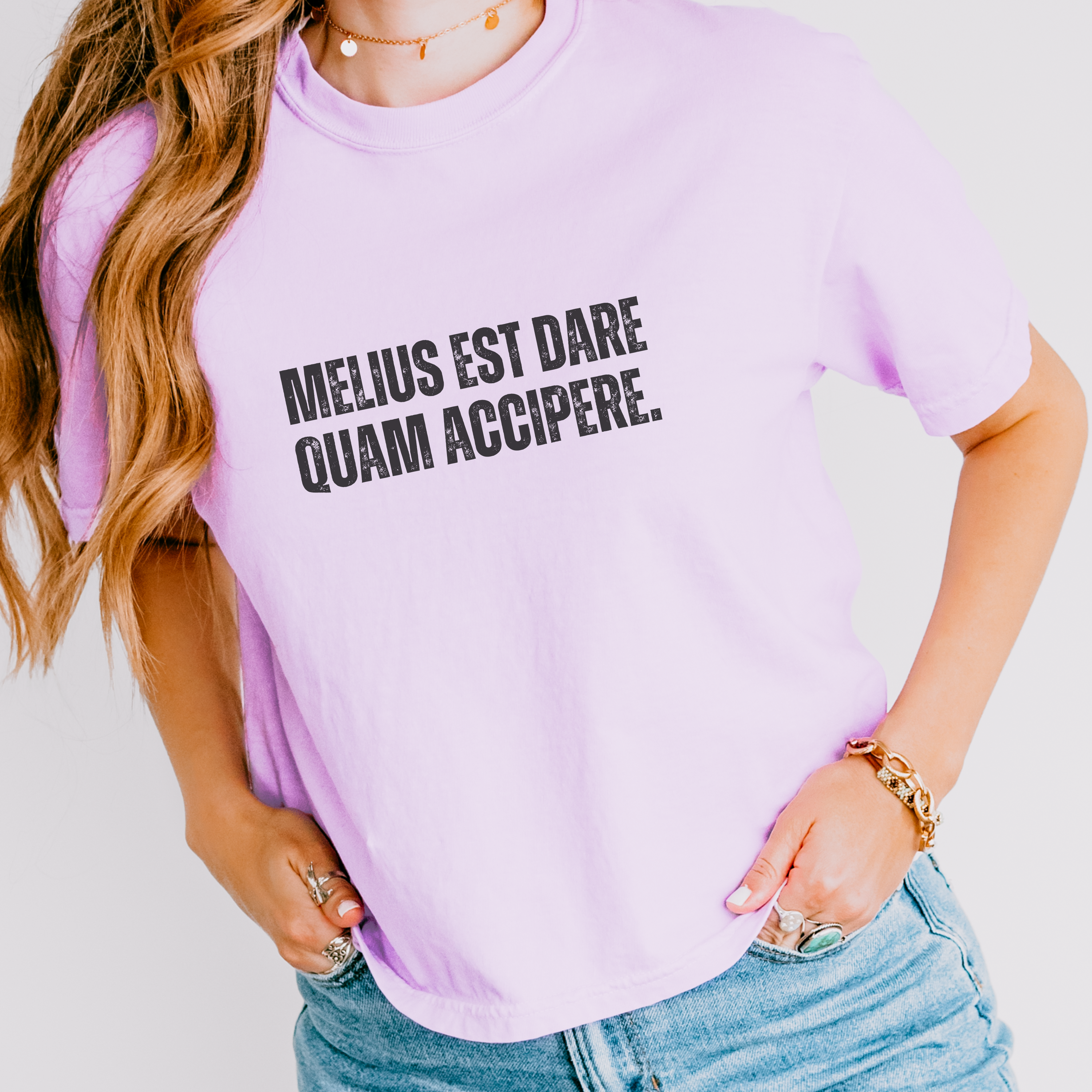 Giving Quote "Melius Est Dare Quam Accipere" Tee | Boxy Gift T-Shirt - Mythos Design