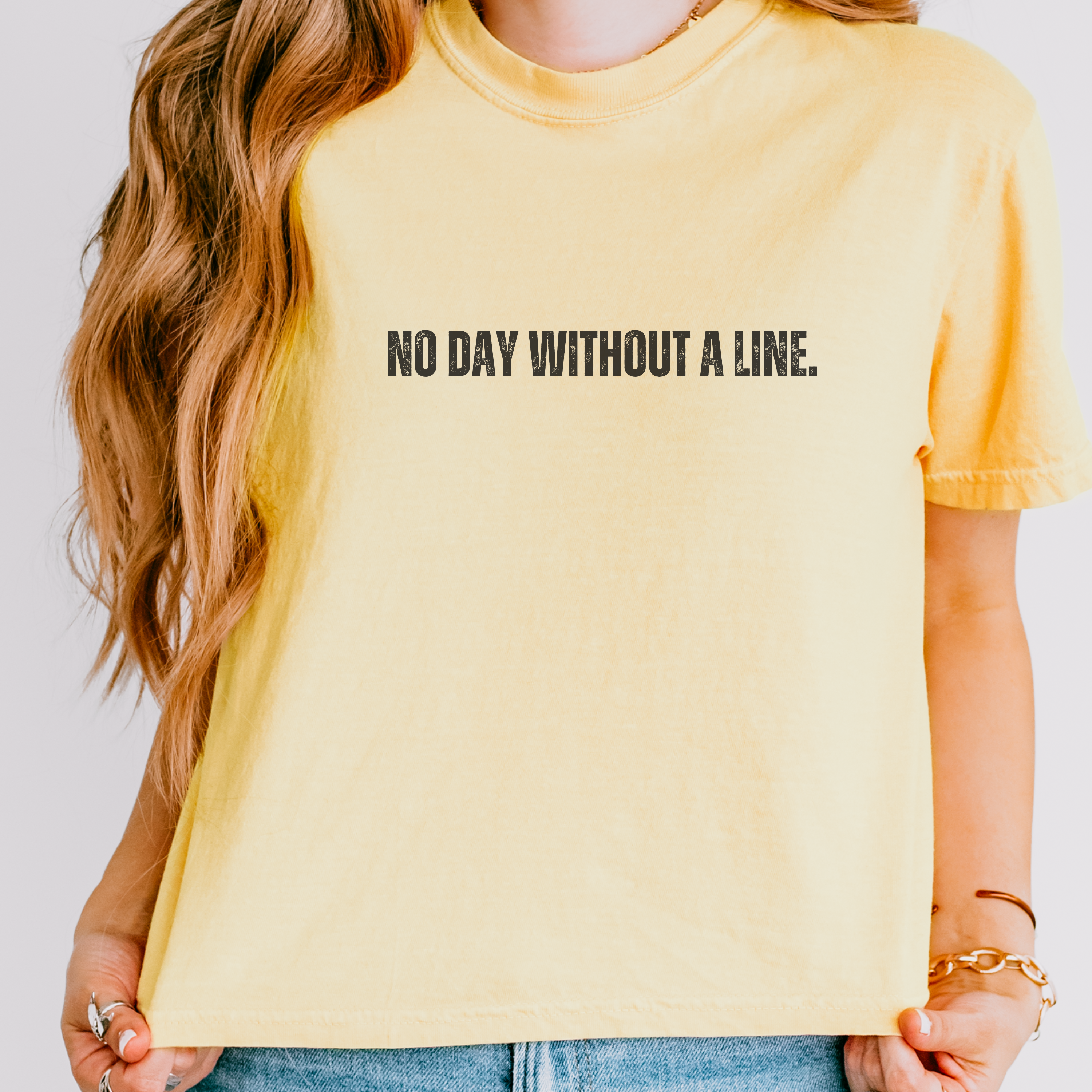 Create Quote "Do No Day Without a Line" Tee | Boxy Gift T-Shirt - Mythos Design